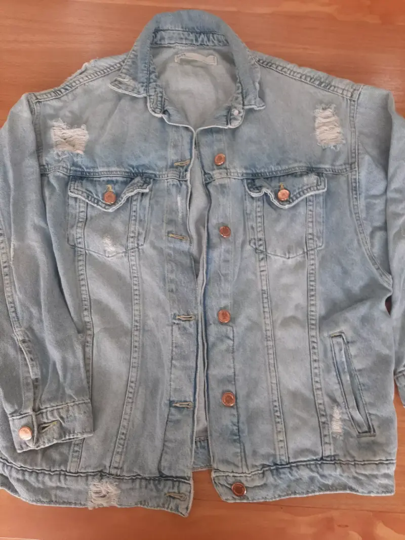 Chaqueta de mezclilla azul desgastada para mujer - 1