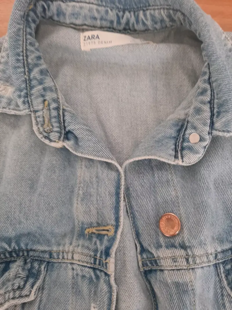 Chaqueta de mezclilla azul desgastada para mujer - 2
