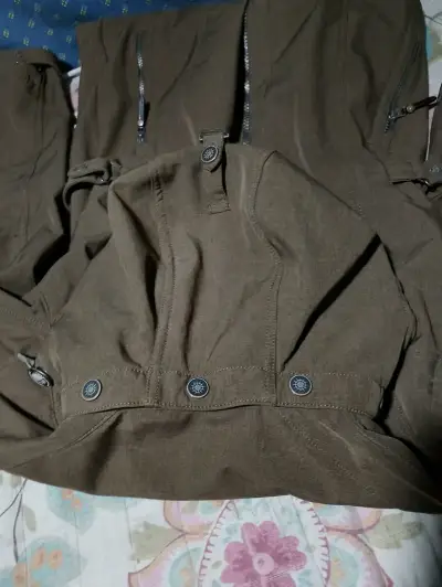Chaqueta impermeable marrón para mujer - miniatura 4