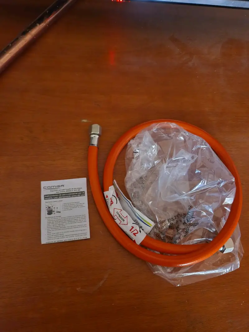 Manguera de gas flexible Comisa 1/2" - 1