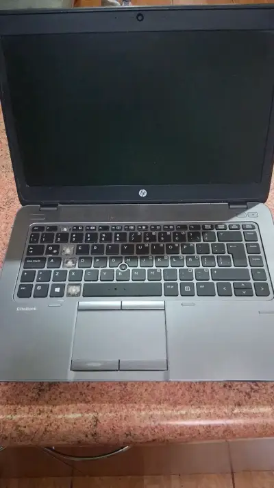 Laptop HP EliteBook usada en buen estado - miniatura 1