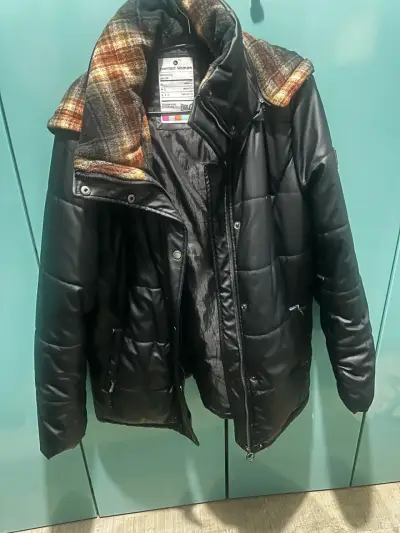 Chaqueta acolchada con capucha para invierno - miniatura 2