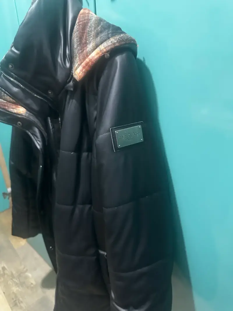 Chaqueta acolchada con capucha para invierno - 3