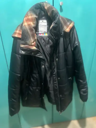 Chaqueta acolchada con capucha para invierno - miniatura 5