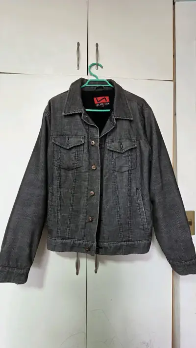 Chaqueta de mezclilla gris para hombre - miniatura 1