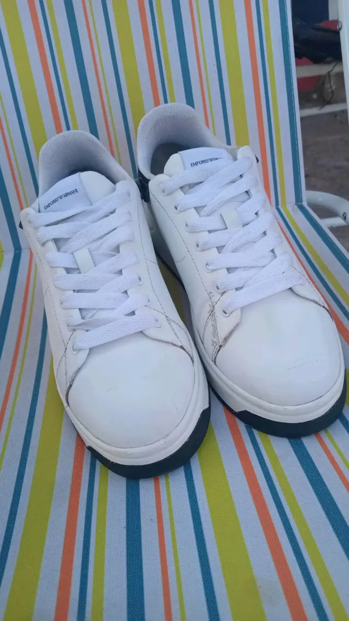 Zapatillas usadas blancas Emporio Armani de cuero - 1