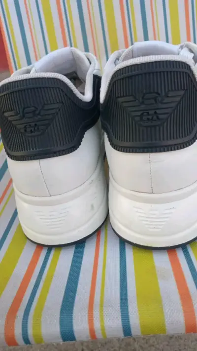 Zapatillas usadas  blancas Emporio Armani de cuero - miniatura 2