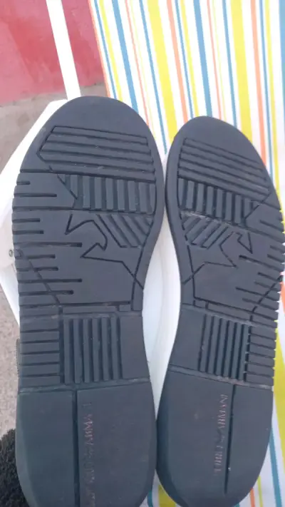 Zapatillas usadas  blancas Emporio Armani de cuero - miniatura 3