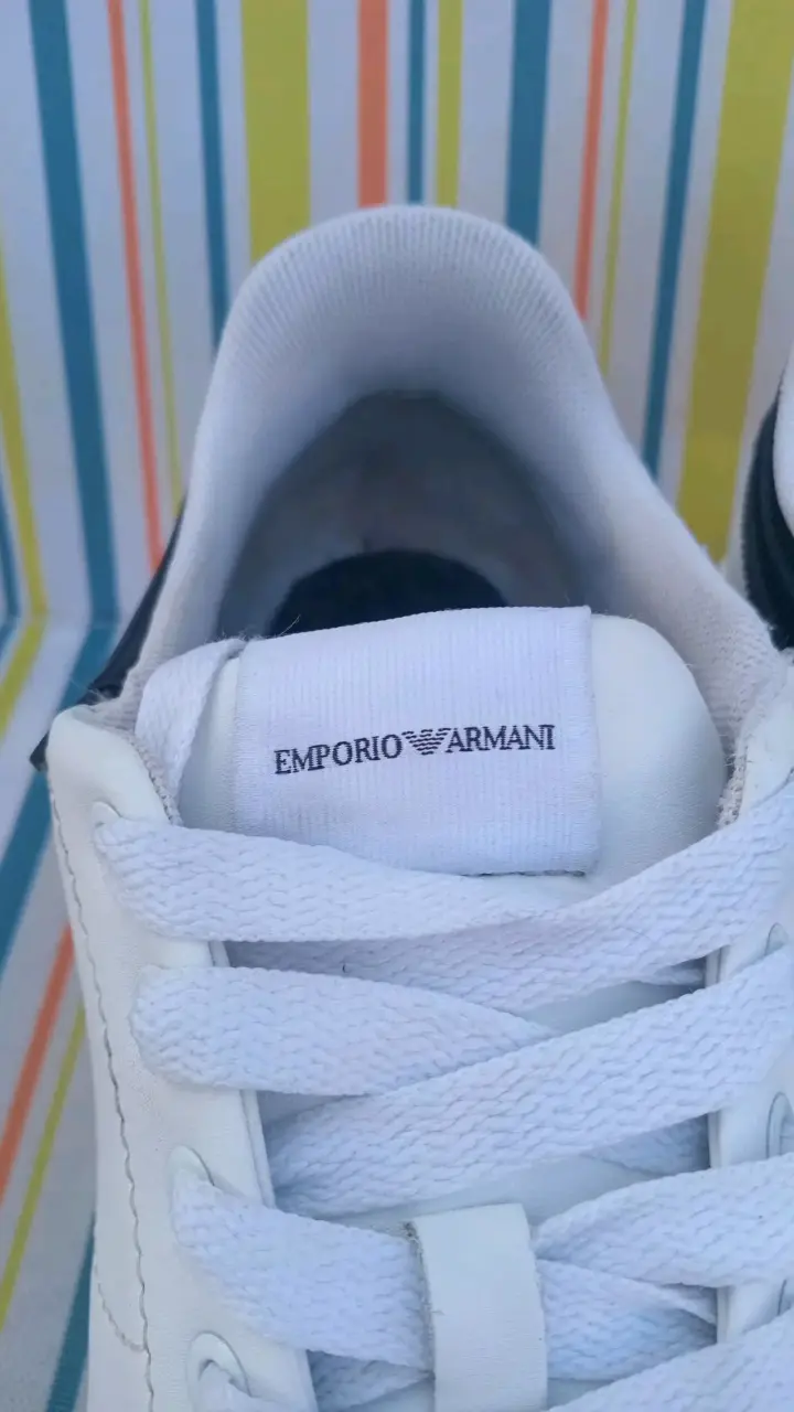 Zapatillas usadas blancas Emporio Armani de cuero - 4