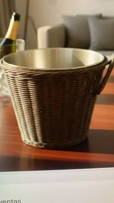 Hielera Veracruz Rattan Nueva 2 Litros - miniatura 3