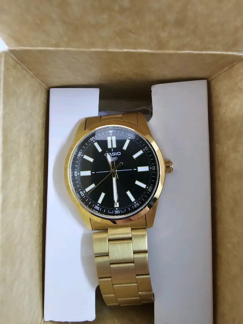 Reloj Casio dorado con correa de acero inoxidable - 5