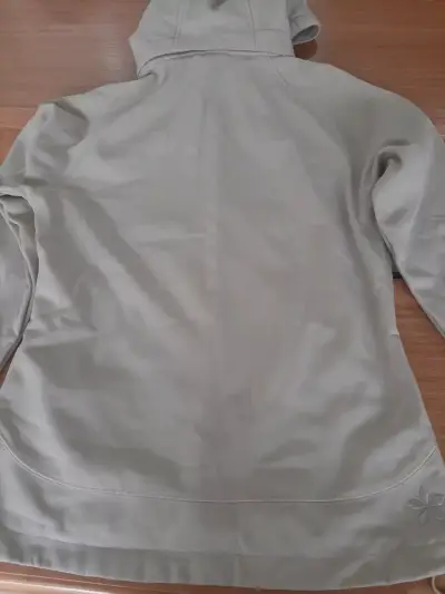 Chaqueta impermeable beige con capucha Marca Lippi - miniatura 6