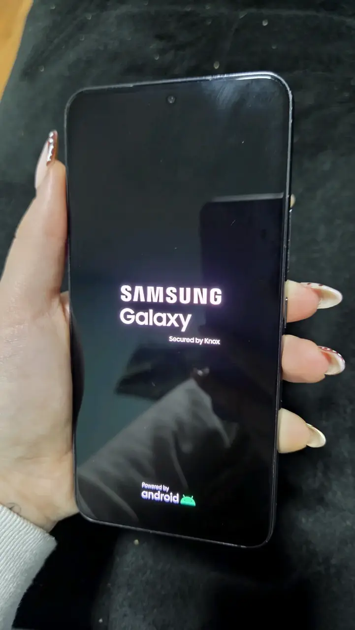 Samsung Galaxy S22 - 1