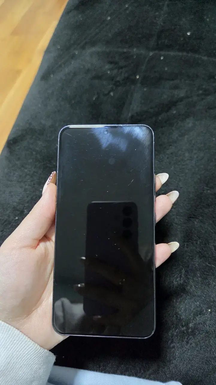 Samsung Galaxy S22 - 4