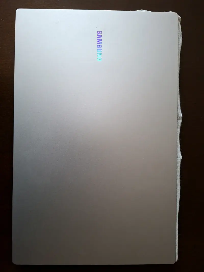 Samsung Galaxy Book4 / Intel Core i5 13ª Gen / 8G - 6