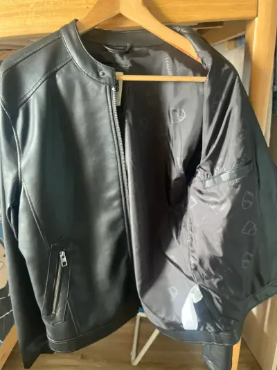 Chaqueta de cuero negra para hombre - miniatura 1