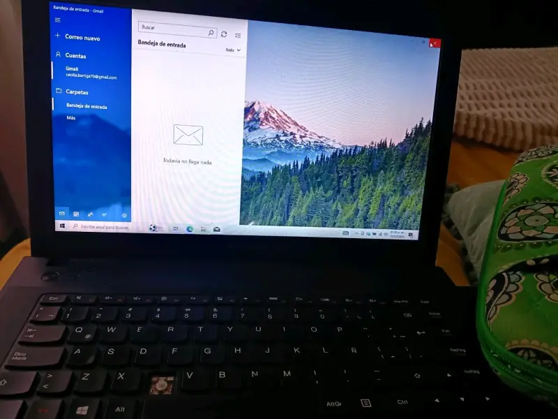 Notebook Lenovo en buen estado - 1