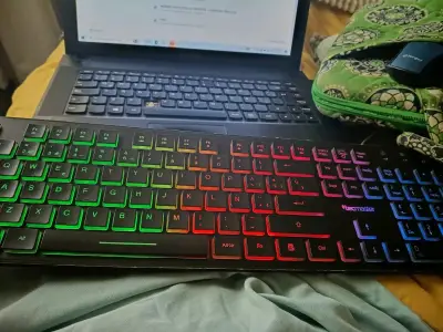 Notebook Lenovo en buen estado - miniatura 2