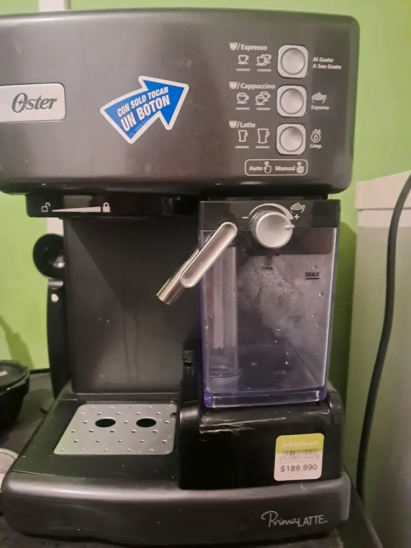 Cafetera espresso Oster PrimaLatte con accesorios - 3
