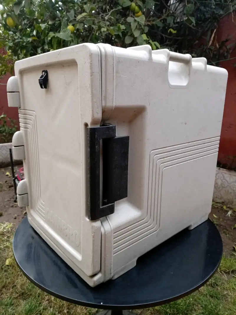 Contenedor térmico Cambro para alimentos - 1