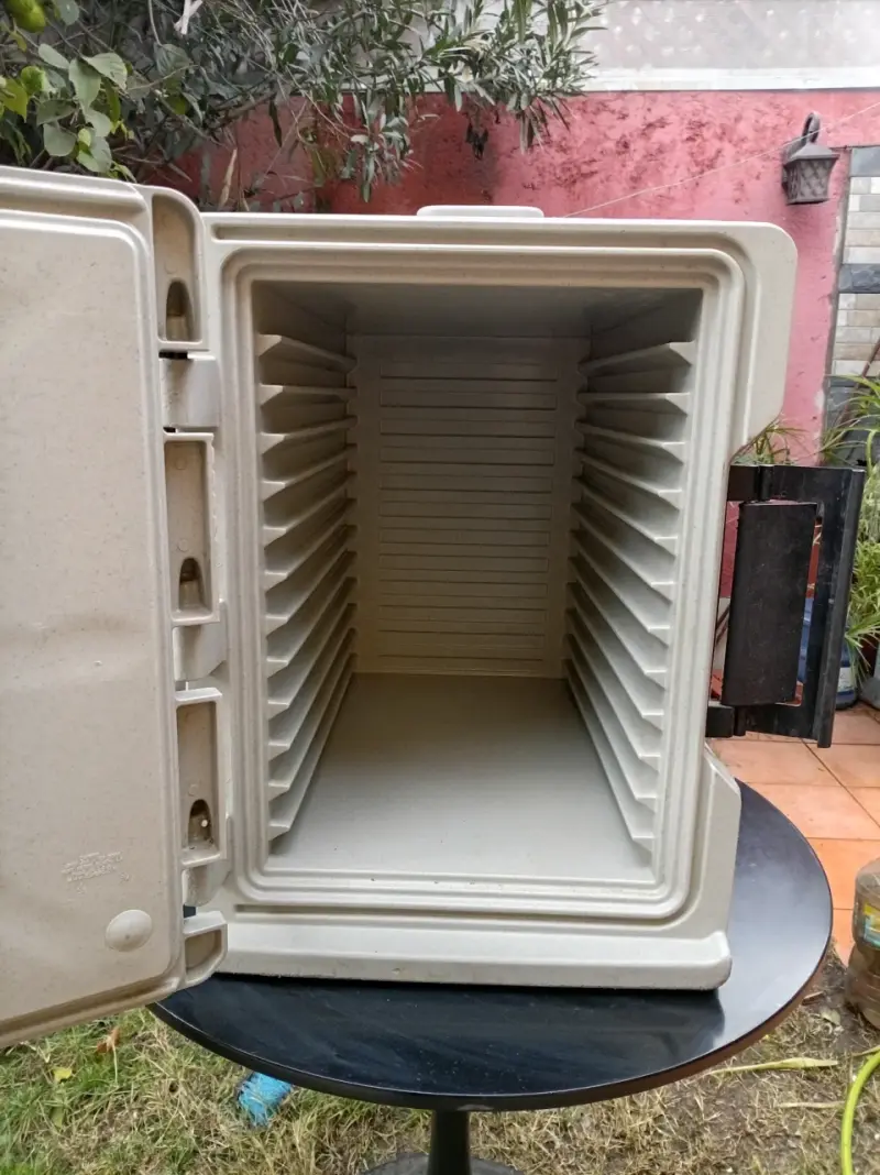 Contenedor térmico Cambro para alimentos - 3