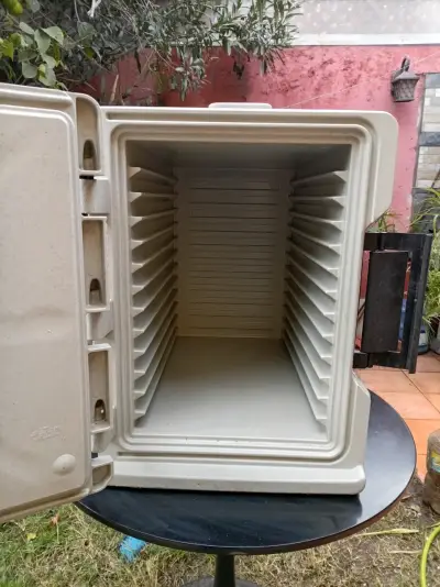 Contenedor térmico Cambro para alimentos - miniatura 3