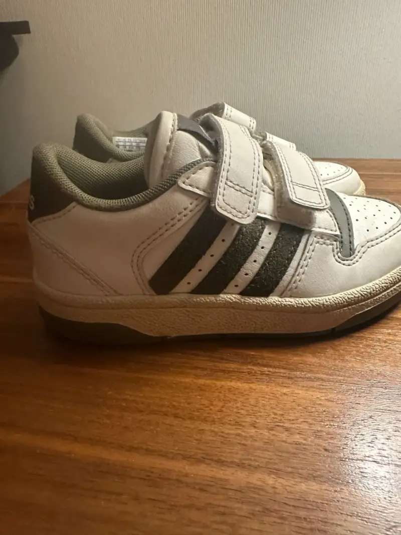 Zapatillas deportivas blancas para niños Adidas