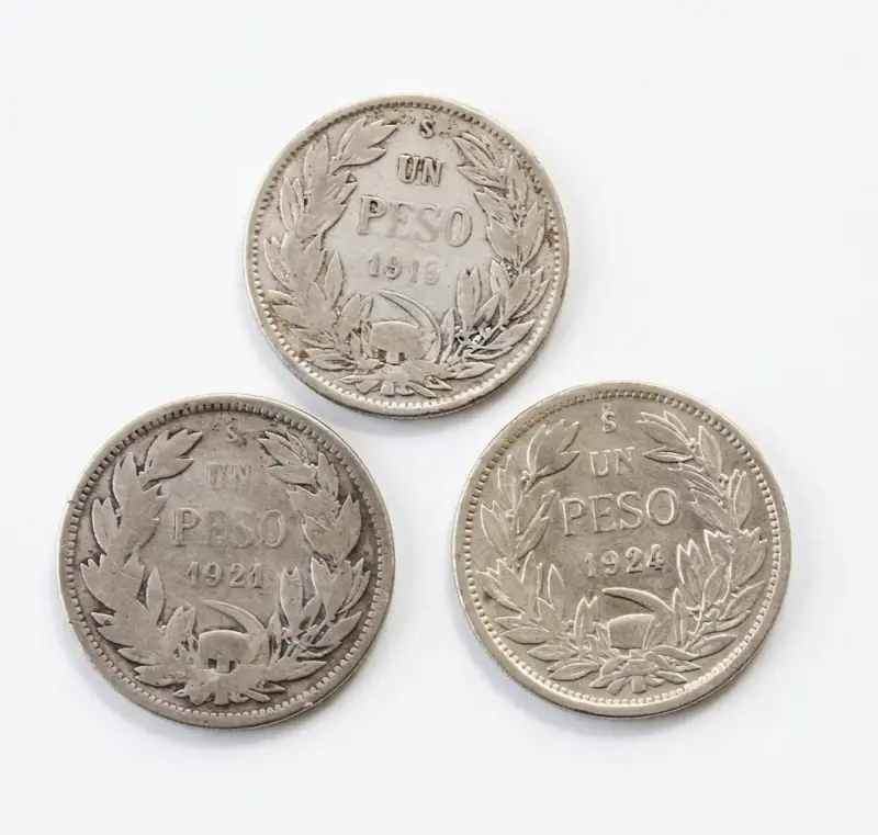 Monedas antiguas de un peso 1915, 1921 y 1924 - 1