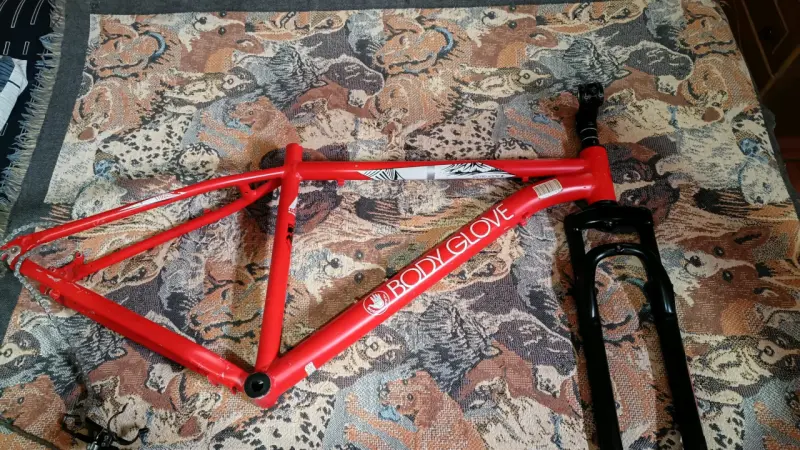 Cuadro de bicicleta Body Glove rojo con horquilla - 2