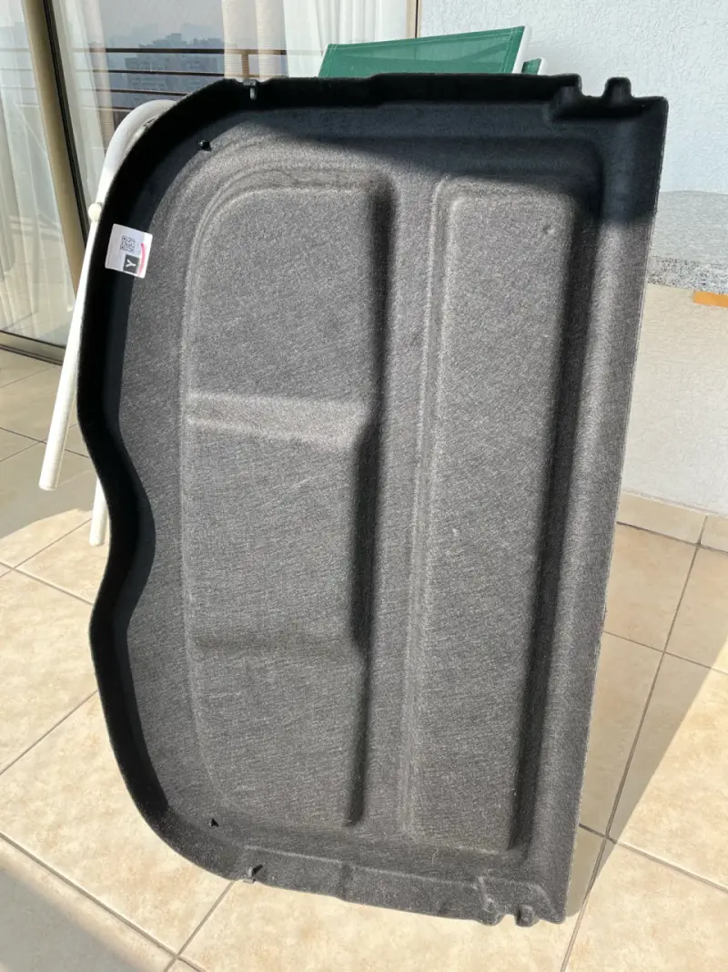 Cubierta de maletero para auto en buen estado - 2