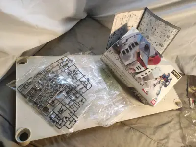 Modelo a escala RX-78-2 Gundam Bandai - miniatura 4