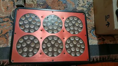 Luz LED para cultivo interior con panel rojo - miniatura 2