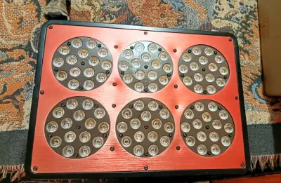 Luz LED para cultivo interior con panel rojo - miniatura 4