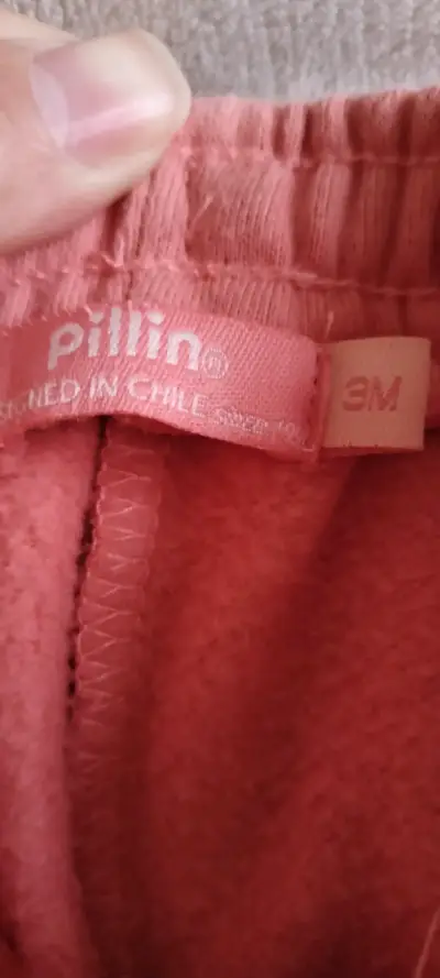 Conjunto de ropa infantil rosado con diseño de conejitos - miniatura 2