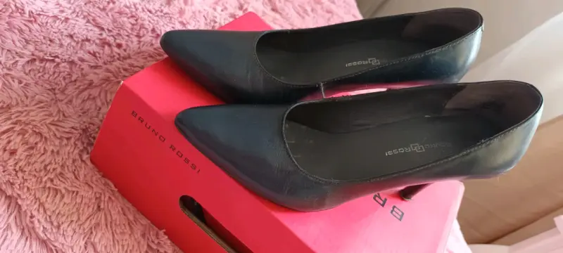 Botas de cuero negras con tacón alto - 2
