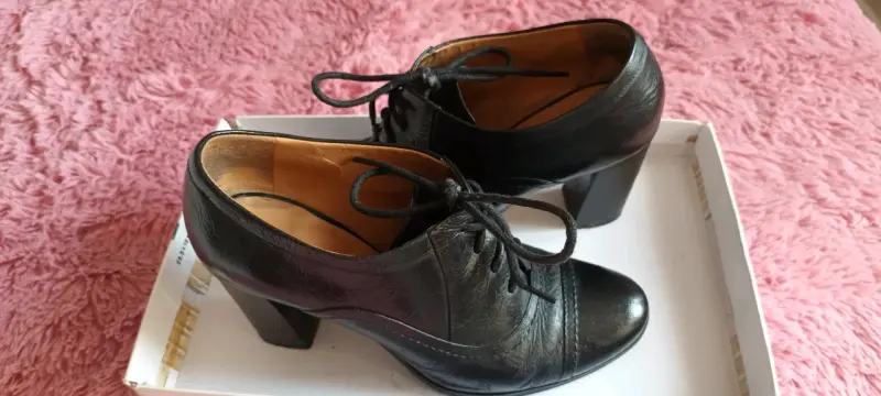 Botas de cuero negras con tacón alto - 5