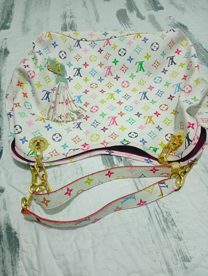 Bolso de mano multicolor con diseño elegante - 1