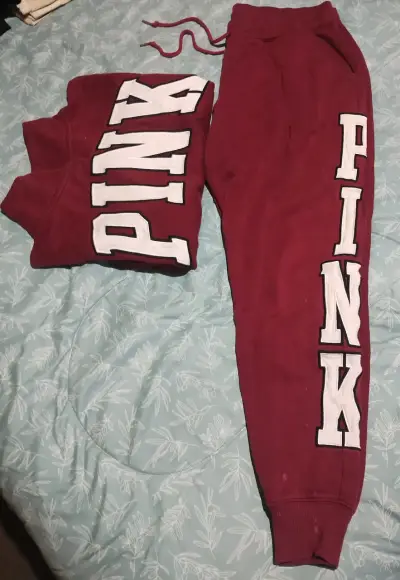 Conjunto deportivo burdeos PINK para mujer - miniatura 1