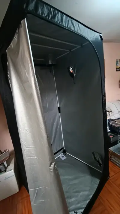 Carpa de cultivo interior para plantas - miniatura 1