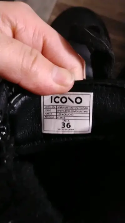 Botas de cuero negro con forro de piel sintética - miniatura 2