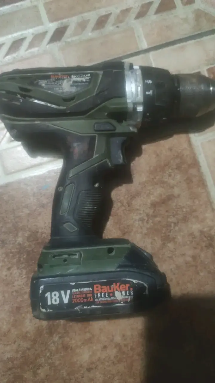 Taladro Inalámbrico Bauker 18V Usado - 1