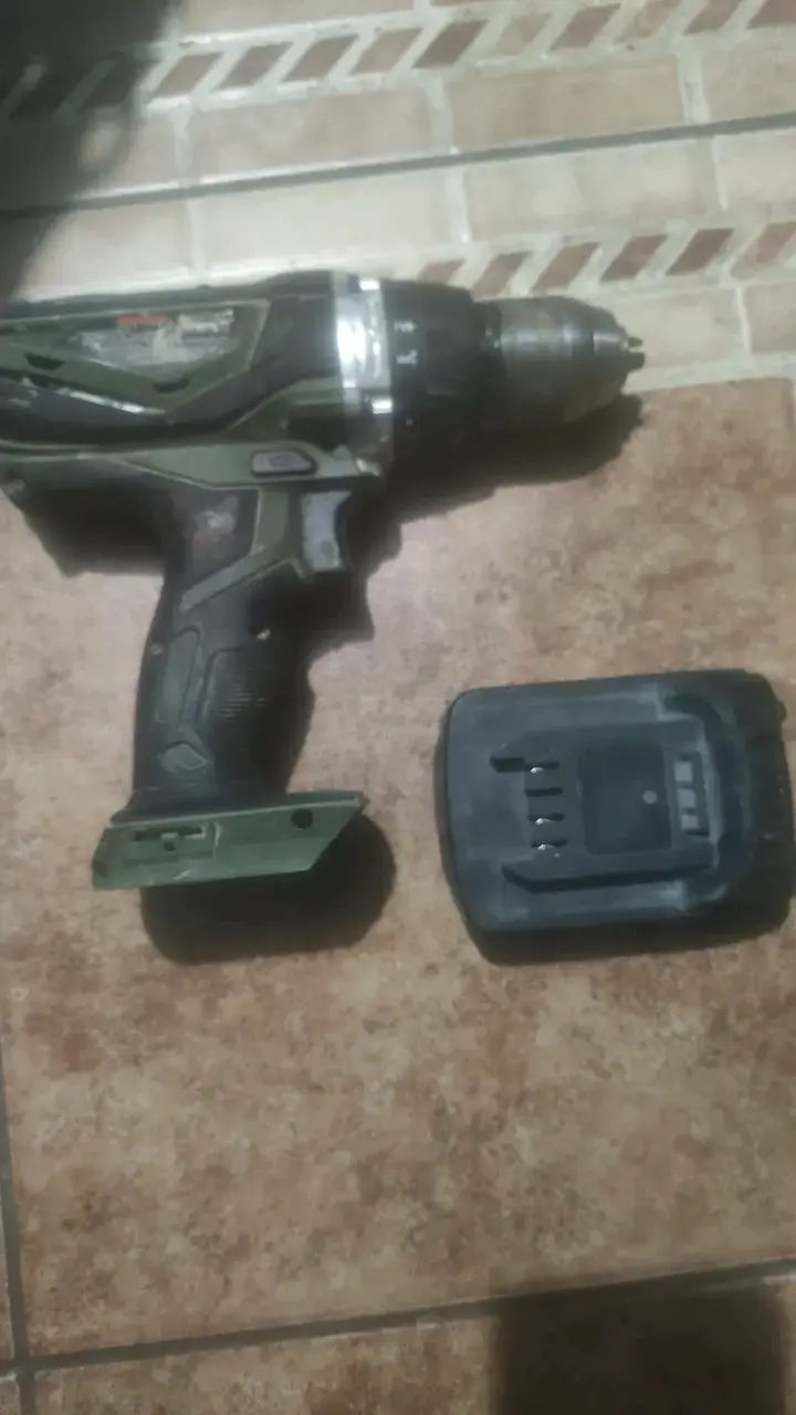 Taladro Inalámbrico Bauker 18V Usado - 2