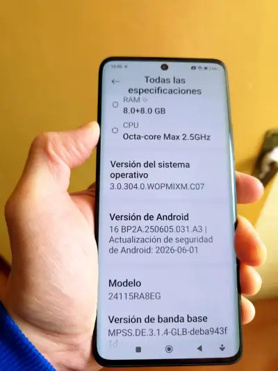 Smartphone Android con pantalla grande y apps - miniatura 2