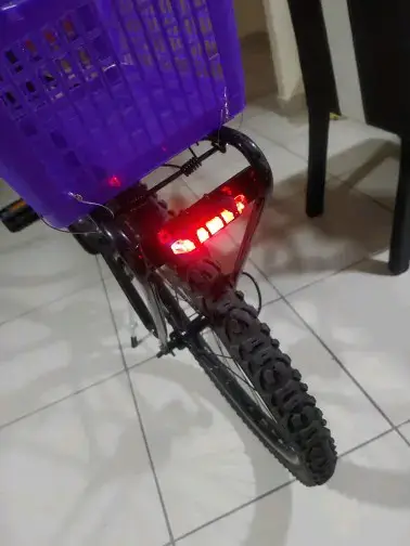 Luz delantera y trasera para bicicleta con USB - miniatura 4