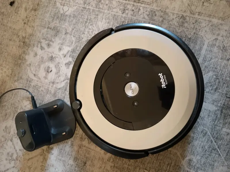 Aspiradora iRobot Roomba e6 con Base de Carga - 6