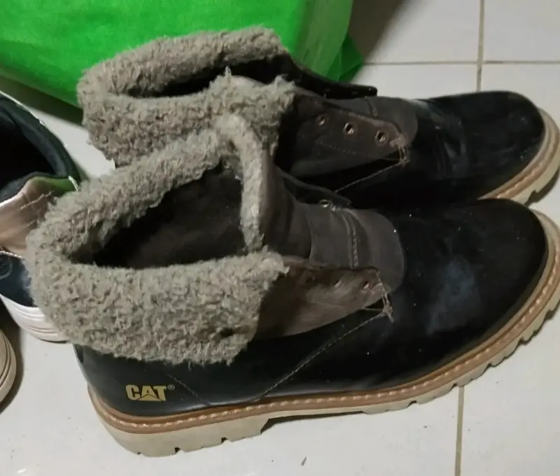 Botas CAT de cuero con forro térmico - 1