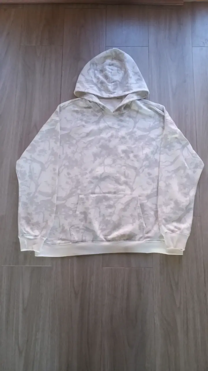 poleron de camuflaje blanco