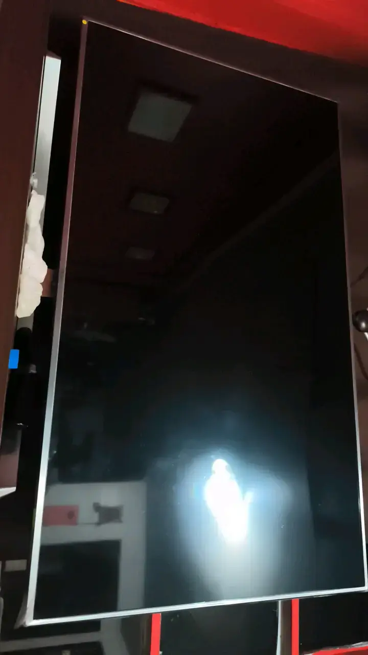 Monitor LED de 55 pulgadas en buen estado - 1