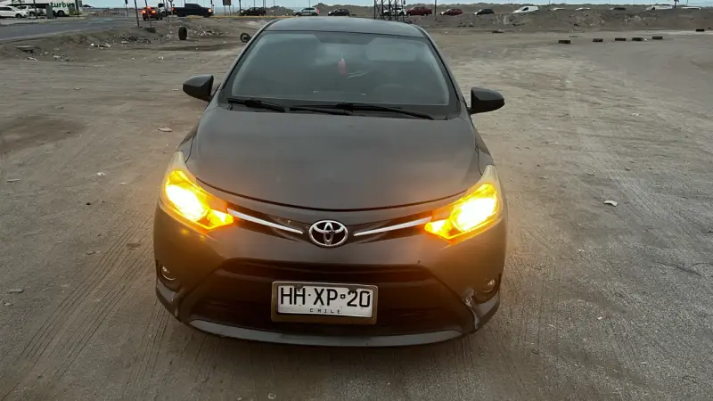 Toyota Yaris 2015 en buen estado - 1