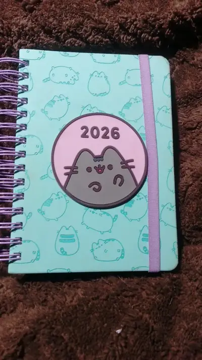 Agenda 2026 Pusheen con diseño kawaii - miniatura 1